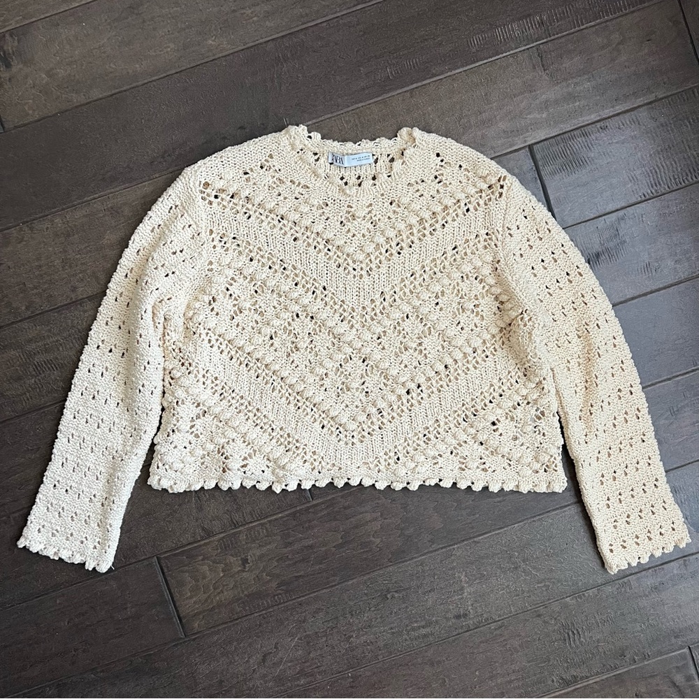 Zara crochet cream sweater 🐚